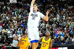 爱游戏tv-关于篮网B队翻盘意大利男篮，乔治·希尔关键制胜的信息