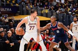 爱游戏官方入口-开拓者大胜湖人，主场取得连胜