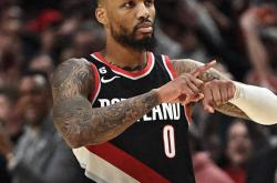 爱游戏在线-包含灰熊主场大胜火箭，达米安·利拉德粗英之名的词条