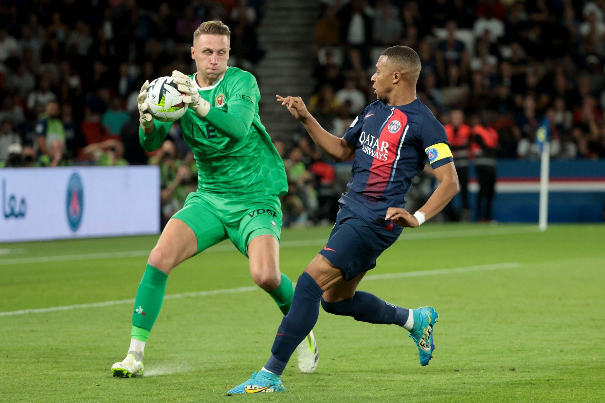 包含门框为界，法甲门将表现各异的词条