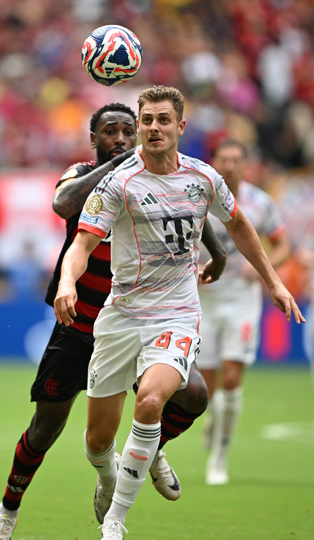 包含拜仁慕尼黑豪胜对手，晋级强赛的词条