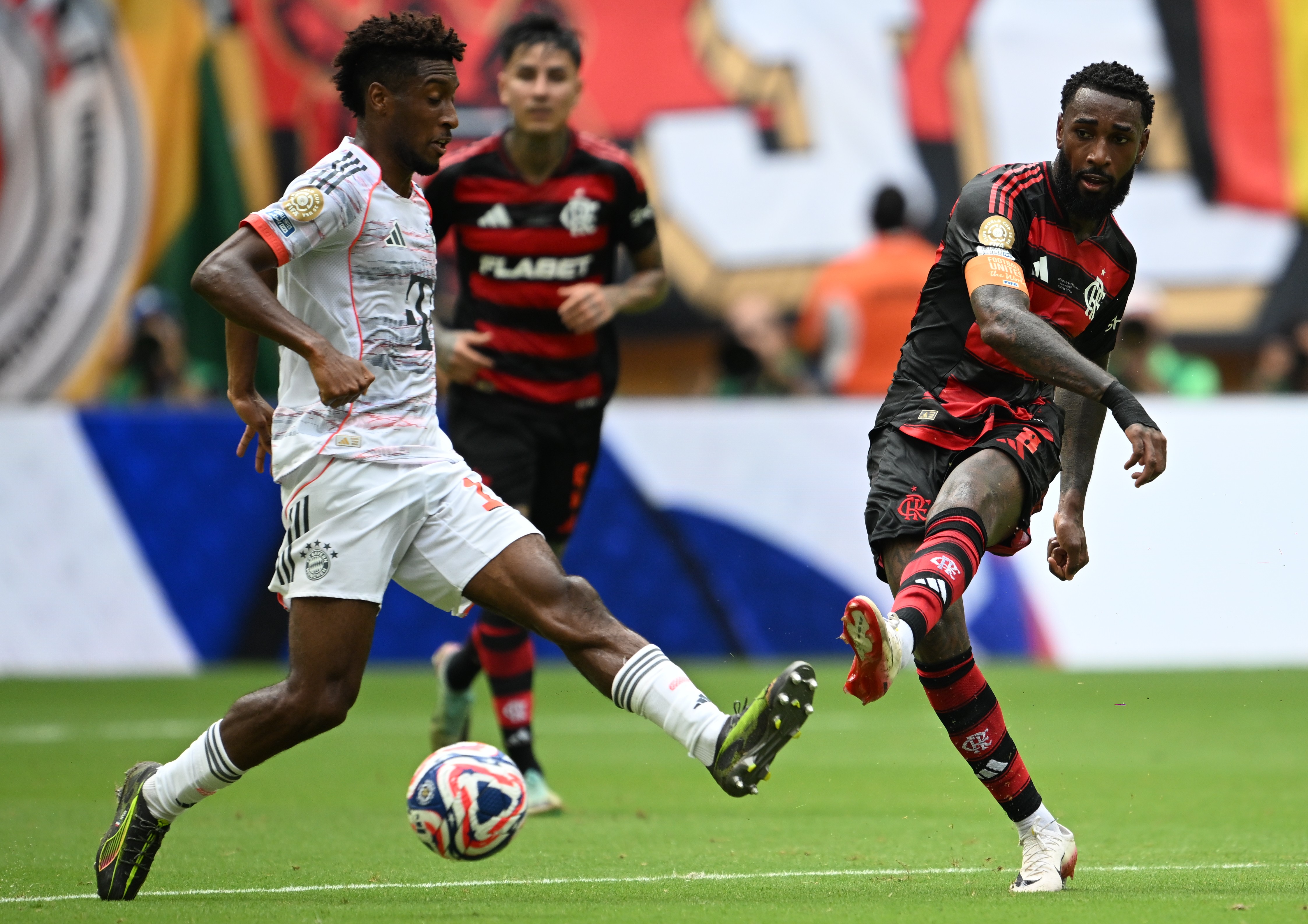 包含拜仁慕尼黑豪胜对手，晋级强赛的词条