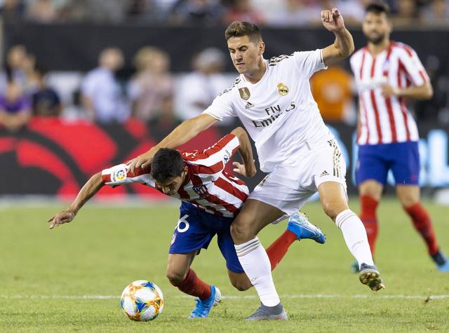 俄罗斯足球冠军杯比赛结束，新冠军笑傲赛场