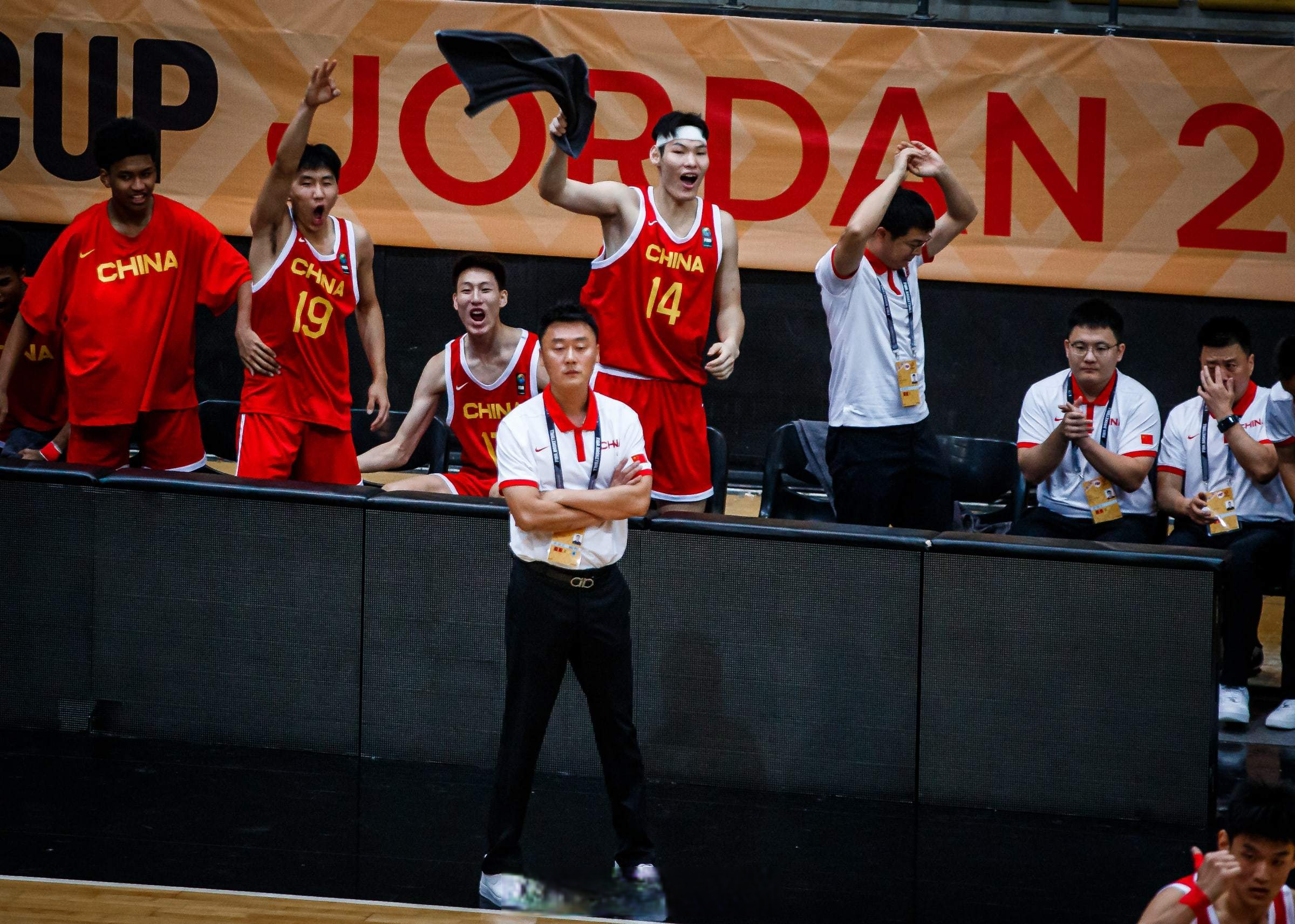 看球员们如何在比赛中发挥出最强实力