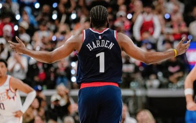 包含快船队主场失势，遭遇强敌逆转未能保住领先的词条