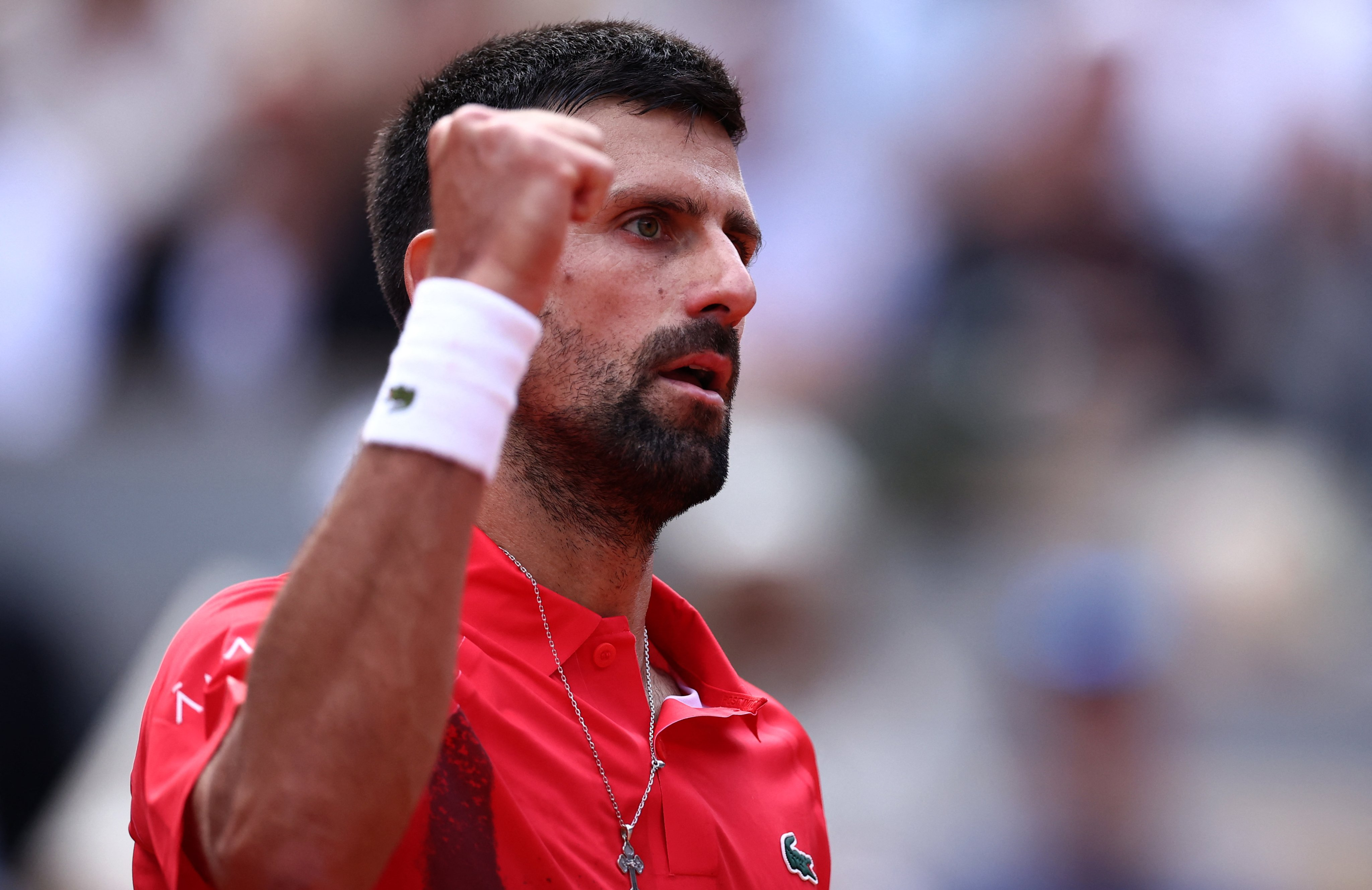 包含世界网球队逆转澳大利亚网球队，费德勒完成帽子戏法的词条