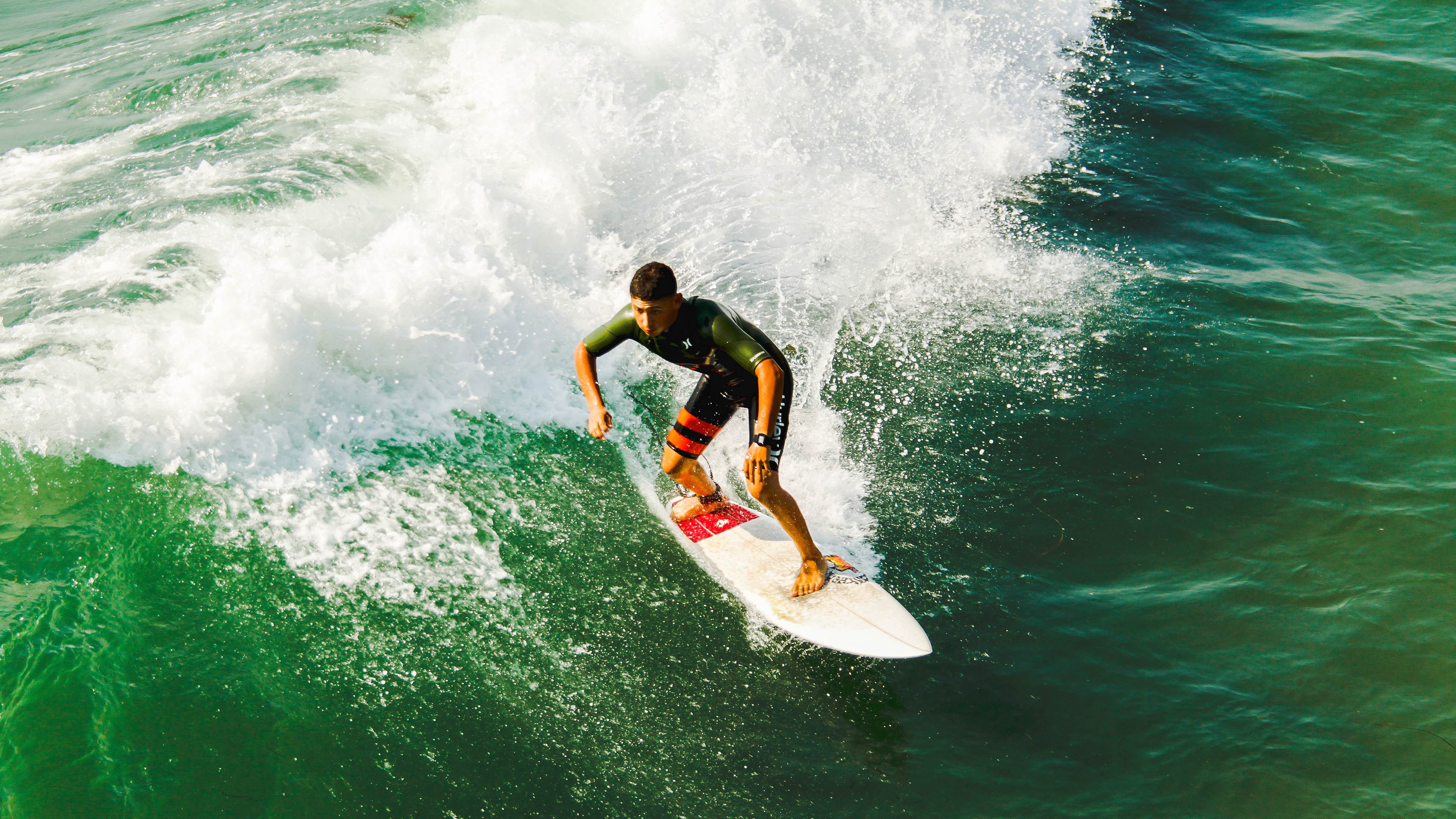 德甲争冠战之夜，拉什福德压力下完成爆发